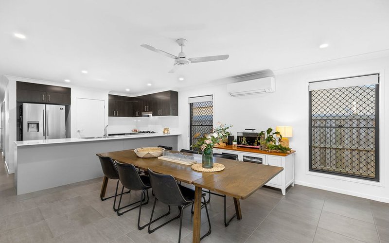 Photo - 68 Brockman Drive, Upper Kedron QLD 4055 - Image 4