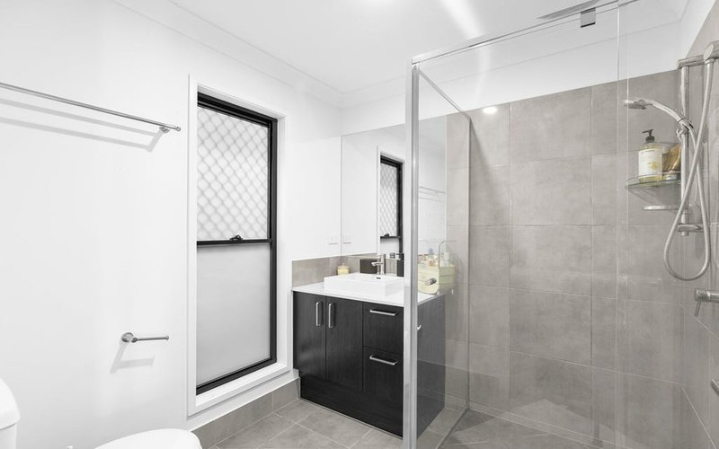 Photo - 68 Brockman Drive, Upper Kedron QLD 4055 - Image 6