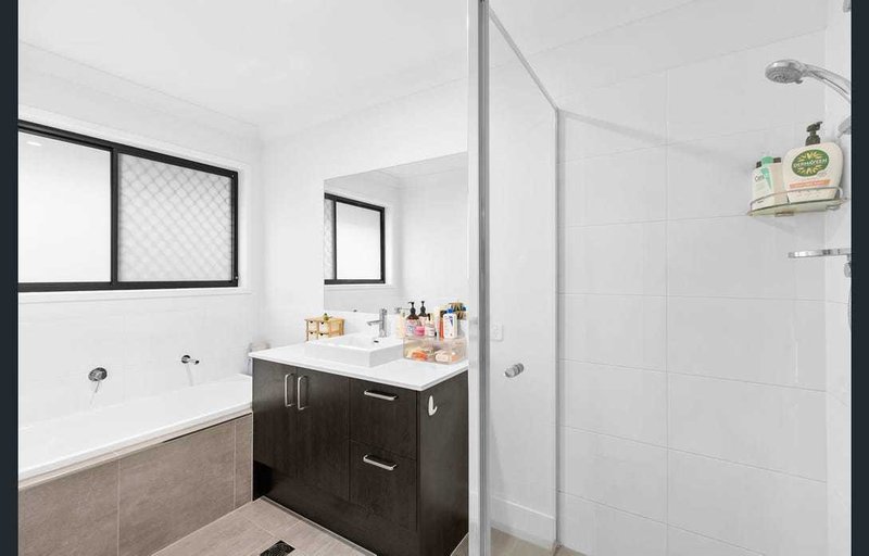 Photo - 68 Brockman Drive, Upper Kedron QLD 4055 - Image 7
