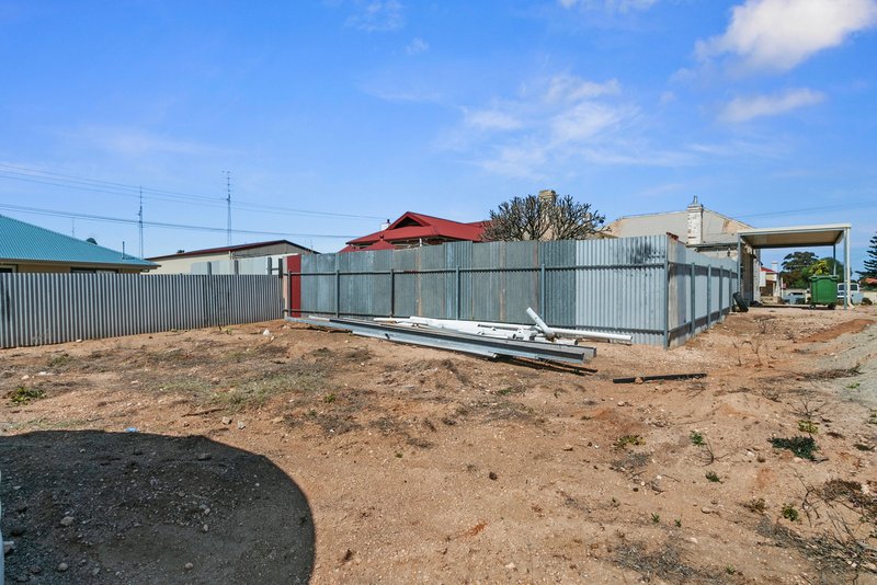 Photo - 68 Caroline Street, Moonta SA 5558 - Image 17