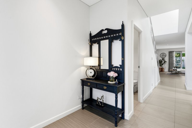 Photo - 68 Central Park Avenue, Norwest NSW 2153 - Image 2