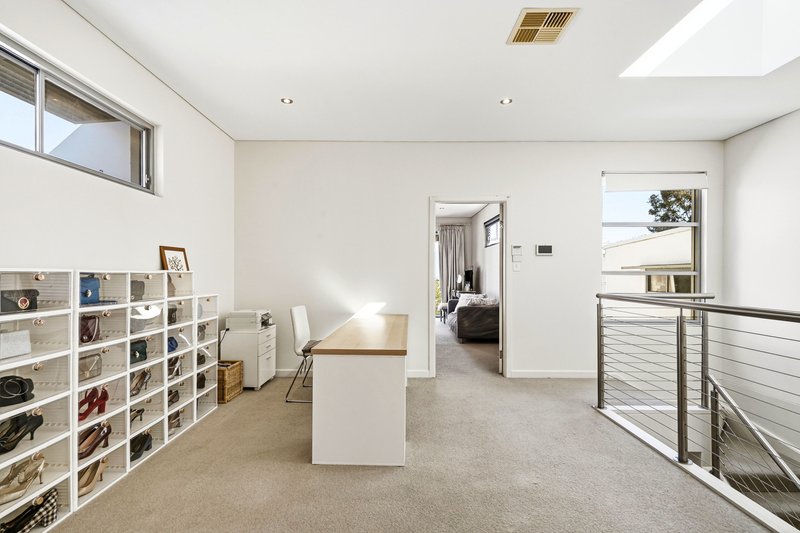 Photo - 68 Central Park Avenue, Norwest NSW 2153 - Image 7