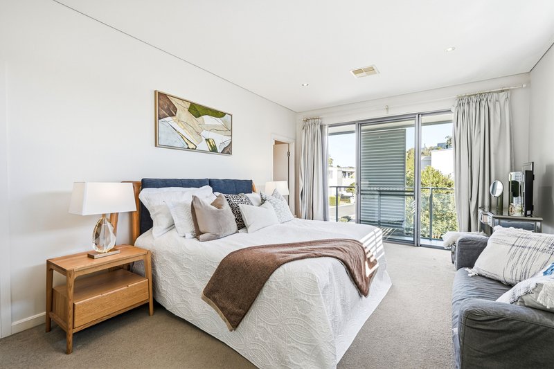 Photo - 68 Central Park Avenue, Norwest NSW 2153 - Image 8