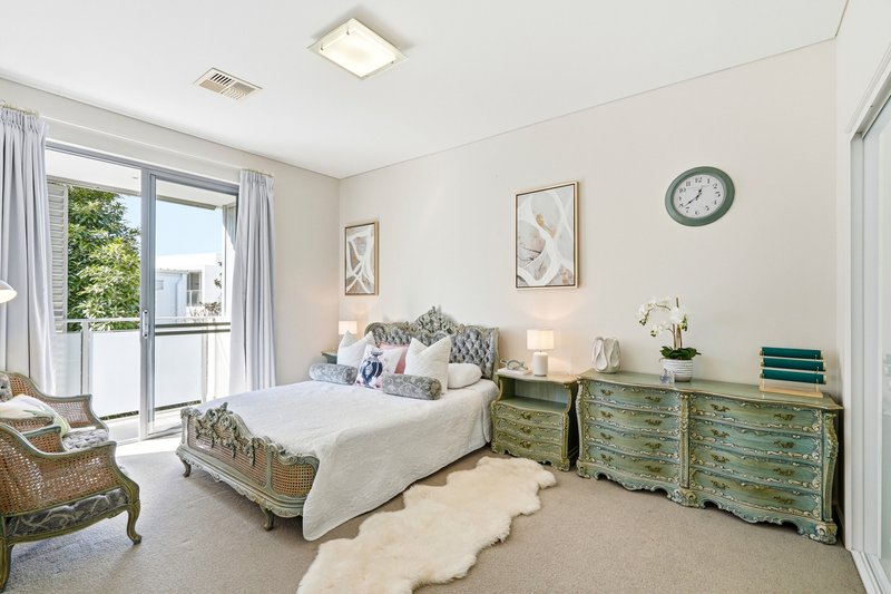 Photo - 68 Central Park Avenue, Norwest NSW 2153 - Image 11