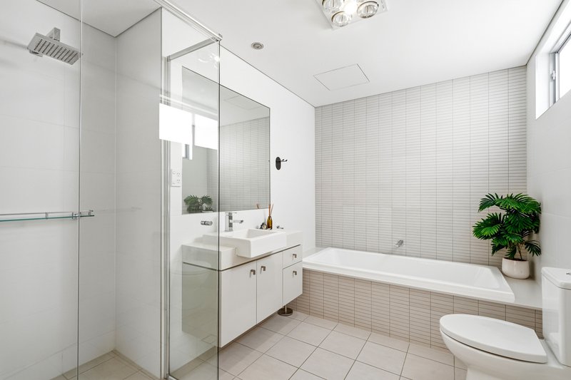 Photo - 68 Central Park Avenue, Norwest NSW 2153 - Image 13