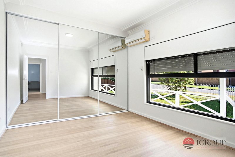 Photo - 68 Chiswick Road, Greenacre NSW 2190 - Image 4