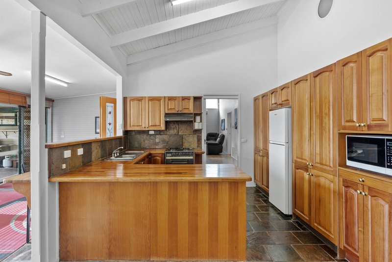 Photo - 68 Churchill Park Drive, Lysterfield South VIC 3156 - Image 5
