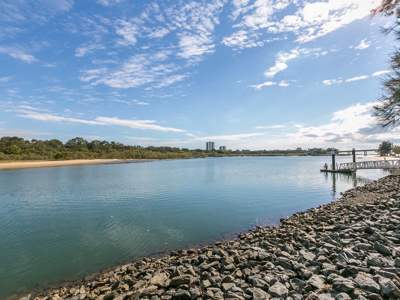 Photo - 68 Clives Circuit, Currumbin Waters QLD 4223 - Image 16