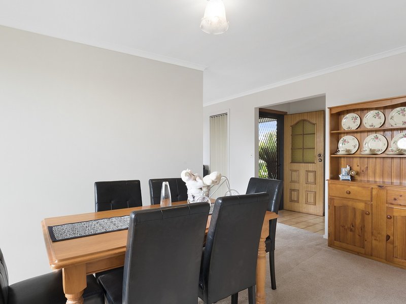 Photo - 68 Colegrave Road, Upper Burnie TAS 7320 - Image 4