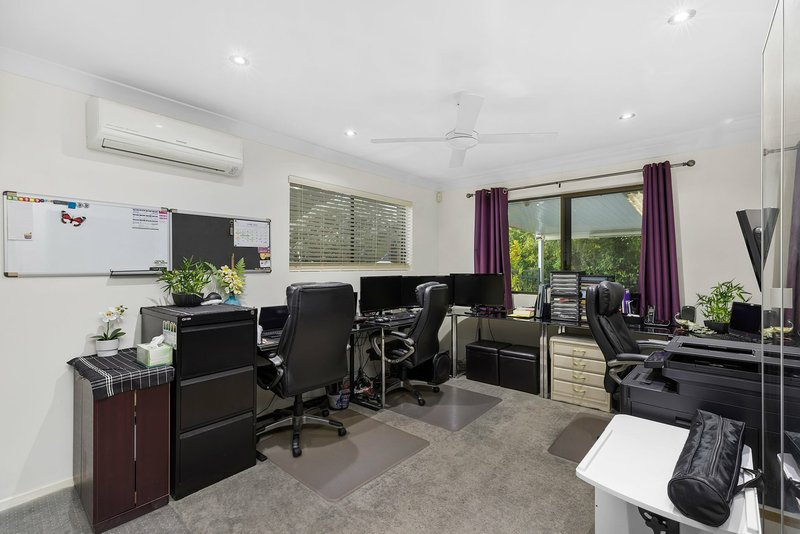 Photo - 68 Colwill Cres , Wolffdene QLD 4207 - Image 9