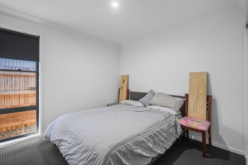 Photo - 68 Darlington Drive, Yarrabilba QLD 4207 - Image 11