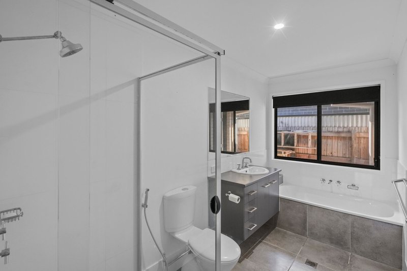 Photo - 68 Darlington Drive, Yarrabilba QLD 4207 - Image 14