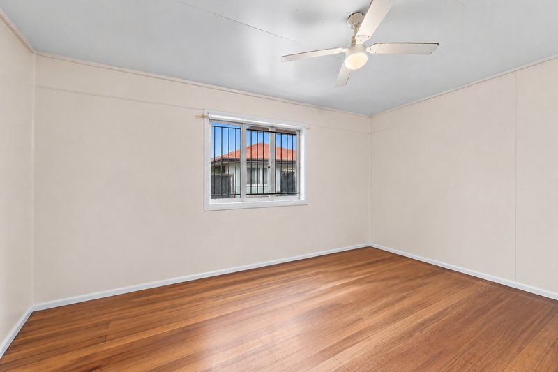 Photo - 68 Diamond Street, Riverview QLD 4303 - Image 11