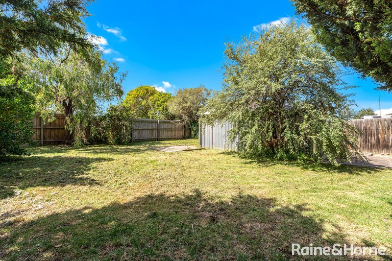 Photo - 68 Dobell Avenue, Sunbury VIC 3429 - Image 11