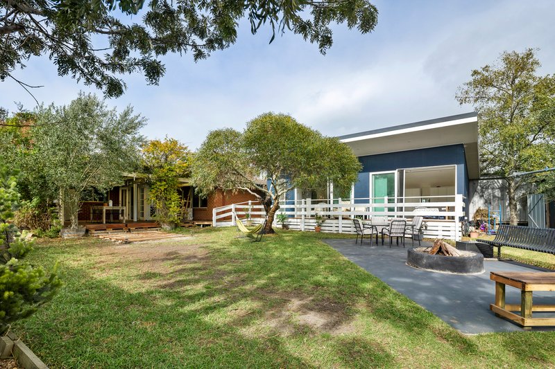 Photo - 68 Ellinbank Crescent, Mornington VIC 3931 - Image 3