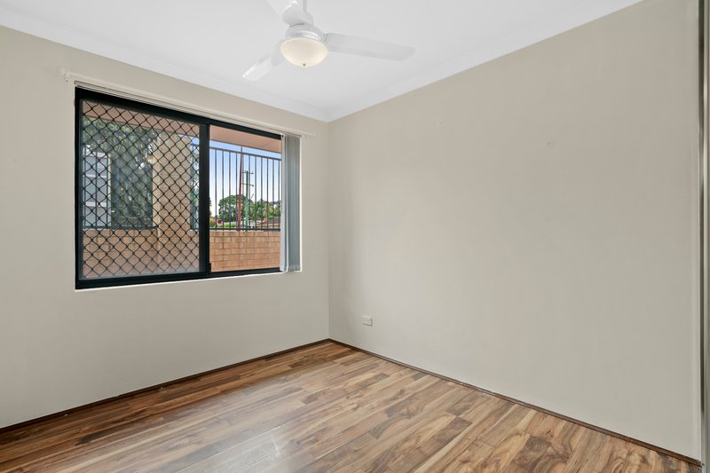 Photo - 68 Evelyn Street, Gosnells WA 6110 - Image 13