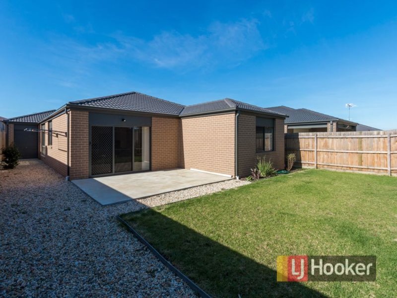 Photo - 68 Fiorelli Boulevard, Cranbourne East VIC 3977 - Image 15