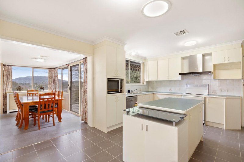 Photo - 68 Fitchett Street, Garran ACT 2605 - Image 6