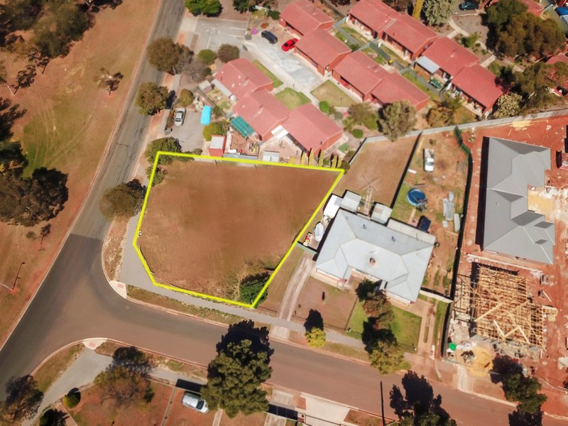 Photo - 68 Garlick Road, Elizabeth Park SA 5113 - Image 3