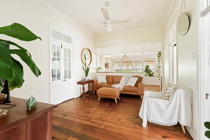 Photo - 68 Glenalva Terrace, Enoggera QLD 4051 - Image 4