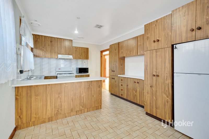 Photo - 68 Grace Street South, Altona Meadows VIC 3028 - Image 4