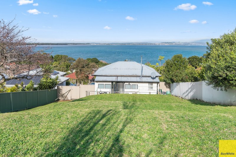 Photo - 68 Grand View Parade, Lake Heights NSW 2502 - Image 6