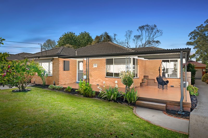 68 Greenslopes Drive, Mooroolbark VIC 3138