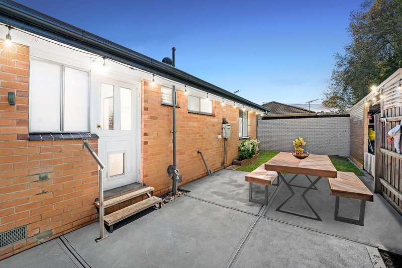 Photo - 68 Greenslopes Drive, Mooroolbark VIC 3138 - Image 11