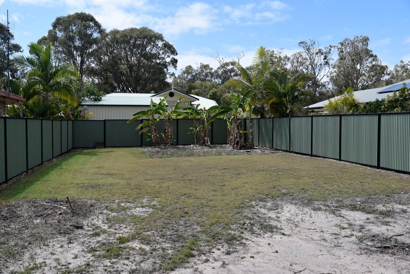 Photo - 68 Honiton Street, Torquay QLD 4655 - Image 4