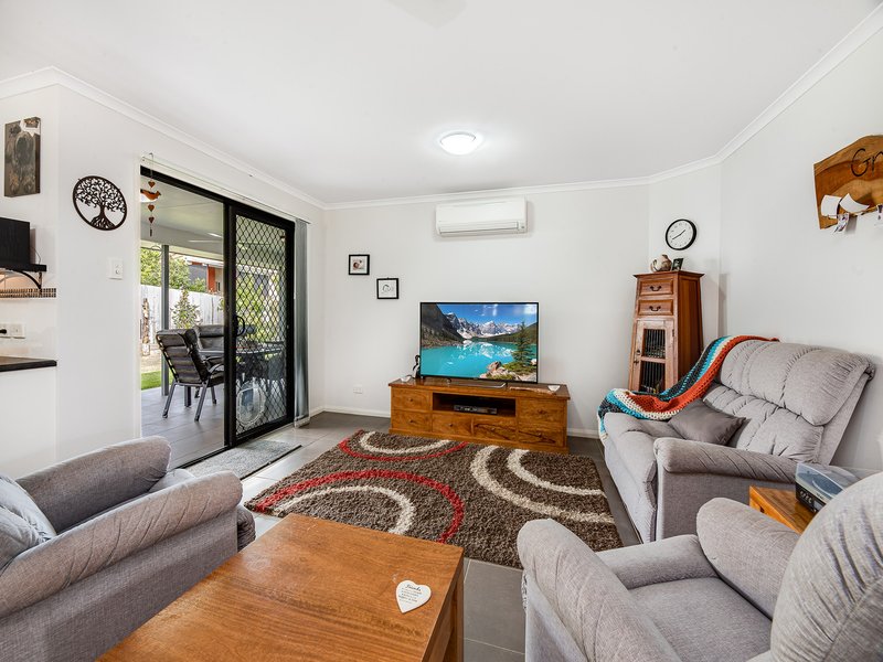 Photo - 68 Huntley Place, Caloundra West QLD 4551 - Image 5