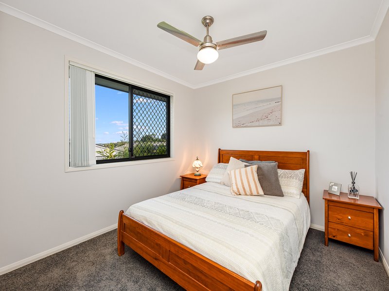 Photo - 68 Huntley Place, Caloundra West QLD 4551 - Image 7