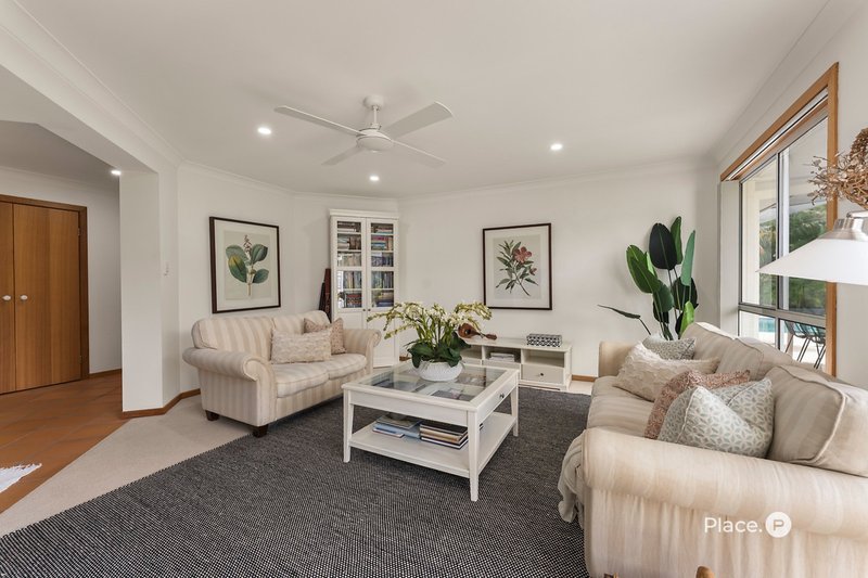 Photo - 68 Kirra Place, Carindale QLD 4152 - Image 4