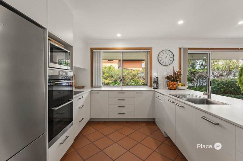 Photo - 68 Kirra Place, Carindale QLD 4152 - Image 5
