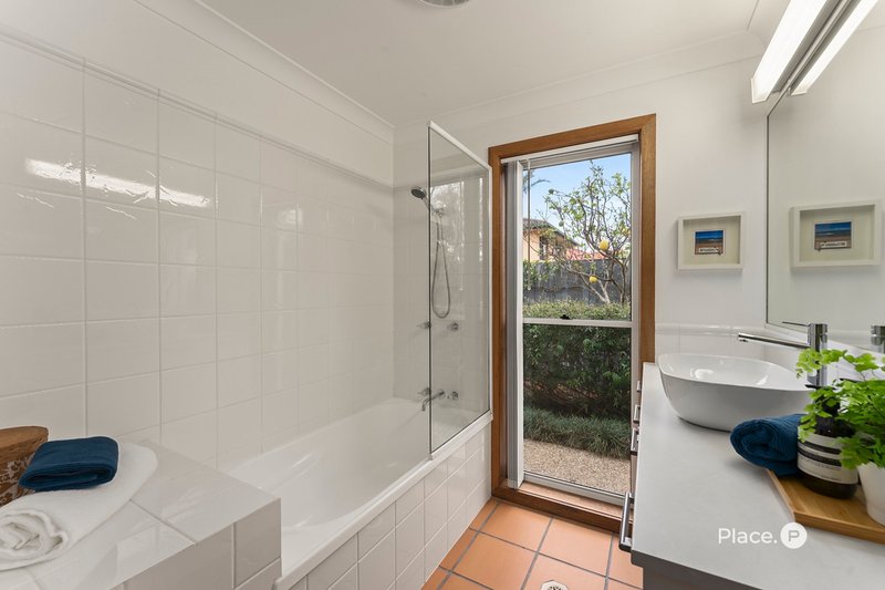 Photo - 68 Kirra Place, Carindale QLD 4152 - Image 15