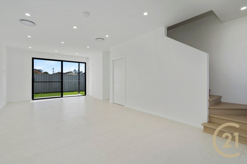 Photo - 6/8 Lang Road, Casula NSW 2170 - Image 2