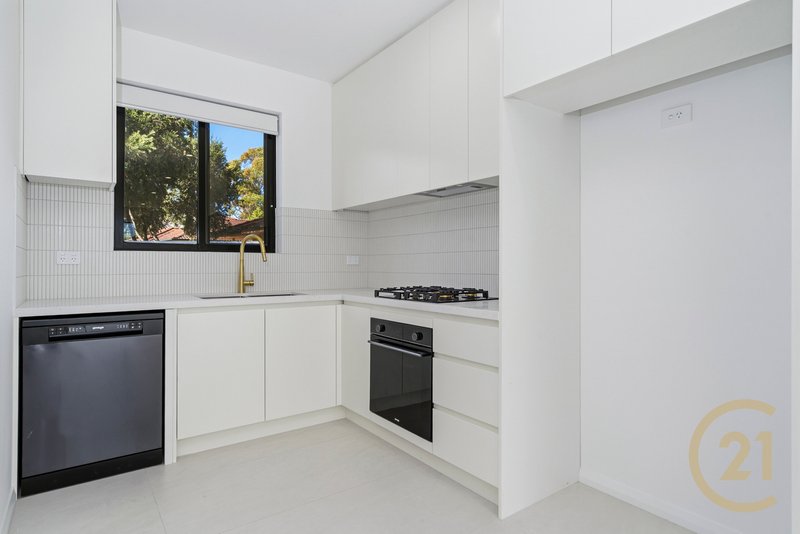 Photo - 6/8 Lang Road, Casula NSW 2170 - Image 7