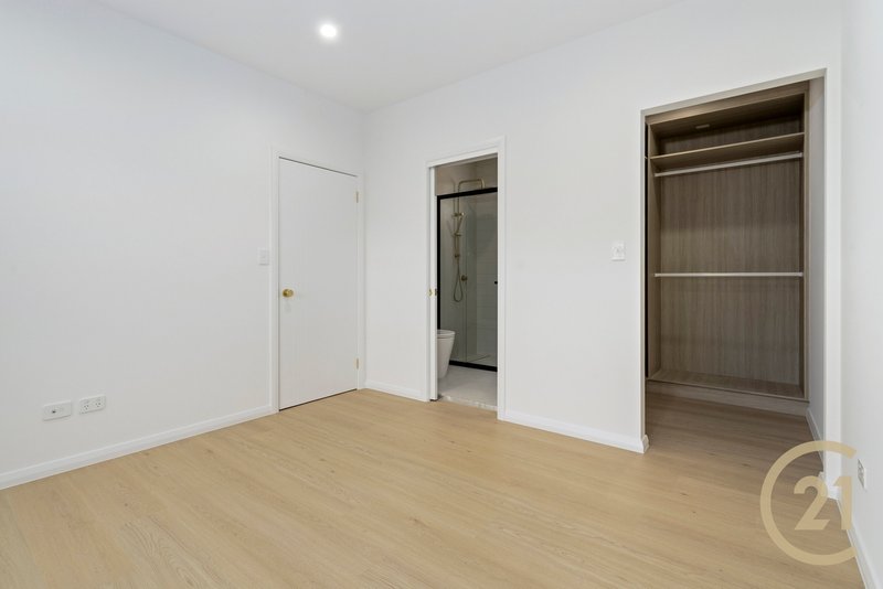 Photo - 6/8 Lang Road, Casula NSW 2170 - Image 9