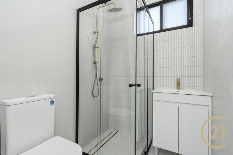 Photo - 6/8 Lang Road, Casula NSW 2170 - Image 11