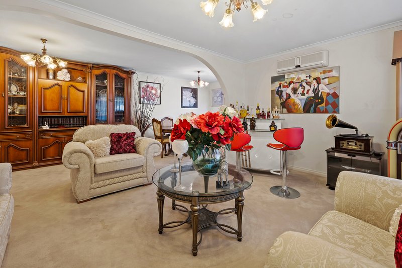 Photo - 68 Lincoln Drive, Thomastown VIC 3074 - Image 2