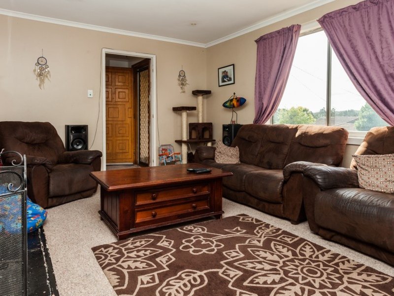 Photo - 68 Macquarie Street, Cessnock NSW 2325 - Image 4