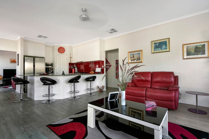 Photo - 68 Moore Avenue, Nuriootpa SA 5355 - Image 2