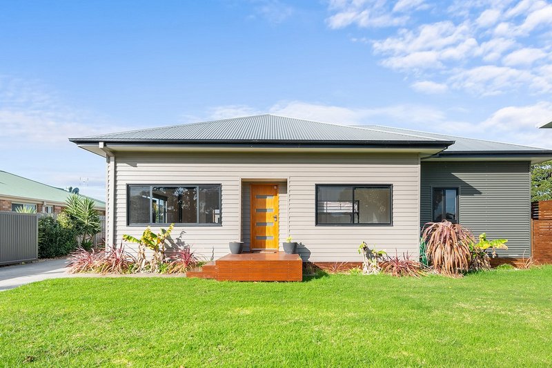 Photo - 68 Myer Street, Lakes Entrance VIC 3909 - Image 3