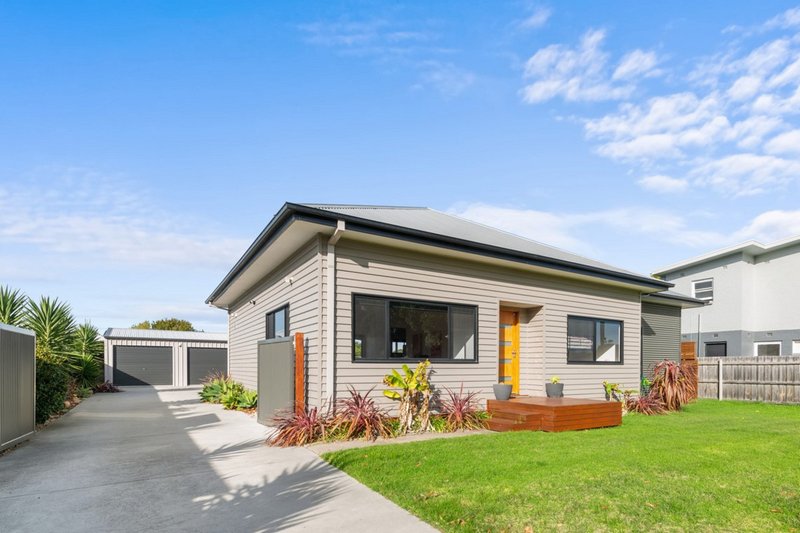 Photo - 68 Myer Street, Lakes Entrance VIC 3909 - Image 4