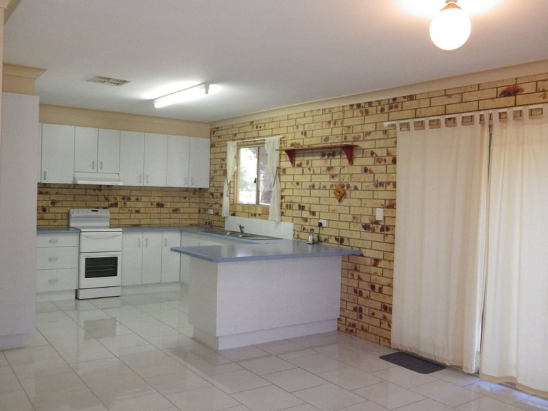 Photo - 68 Northern Road, Roma QLD 4455 - Image 2