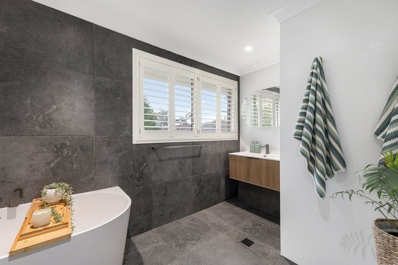 Photo - 68 Oxley Drive, Mount Colah NSW 2079 - Image 8