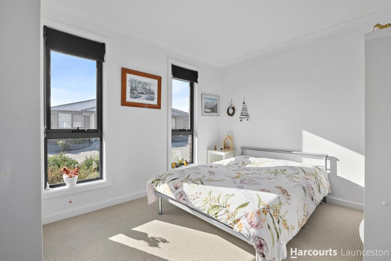 Photo - 6/8 Penicola Place, Newnham TAS 7248 - Image 12