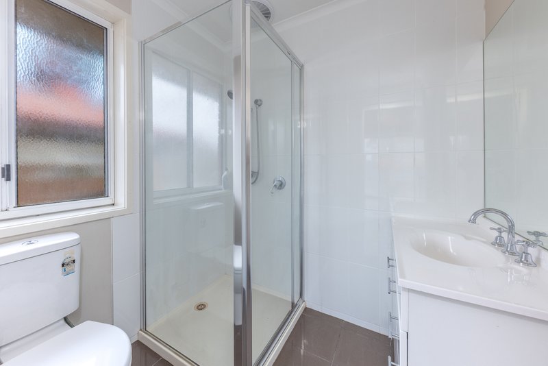 Photo - 68 Phillip Drive, Sunbury VIC 3429 - Image 5