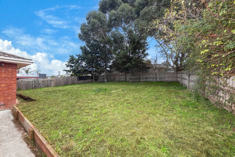 Photo - 68 Phillip Drive, Sunbury VIC 3429 - Image 9