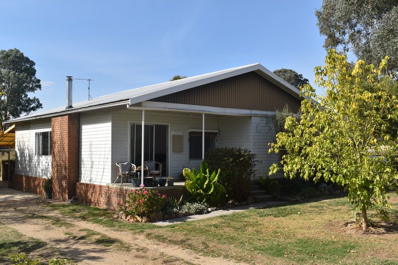 68 Powells Lane, Whorouly South VIC 3735