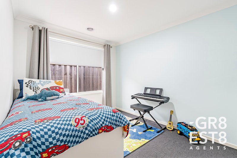 Photo - 68 Quarters Boulevard, Cranbourne West VIC 3977 - Image 14